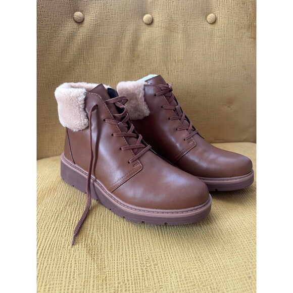 Clark’s Leather Boots size 7.5 NEW with box - Picture 1 of 7